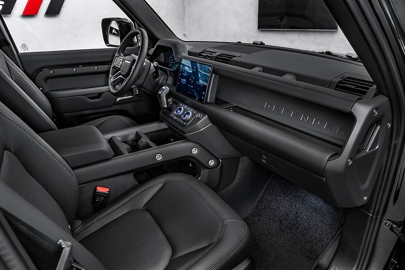 Land Rover Defender SE X-Dynamic,V6 D200, Meridian - fotka 13 z 23