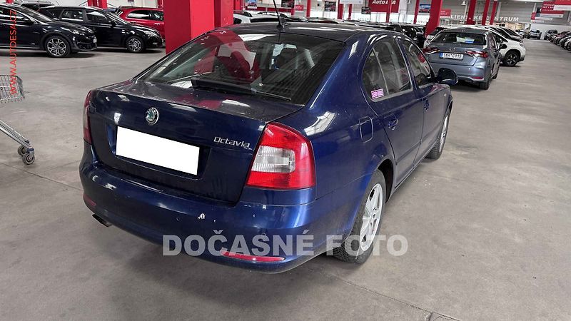 Škoda Octavia (2011) 2.0, ČR, AT - fotka 2 z 3