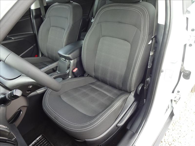 Kia Sportage 1,6GDi  Active Plus - fotka 17 z 46