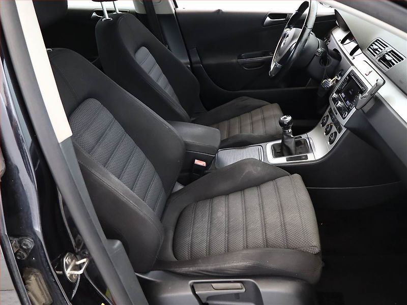 Volkswagen Passat (2009) 1.4 TSI, po STK, jezdí dobře - fotka 7 z 11