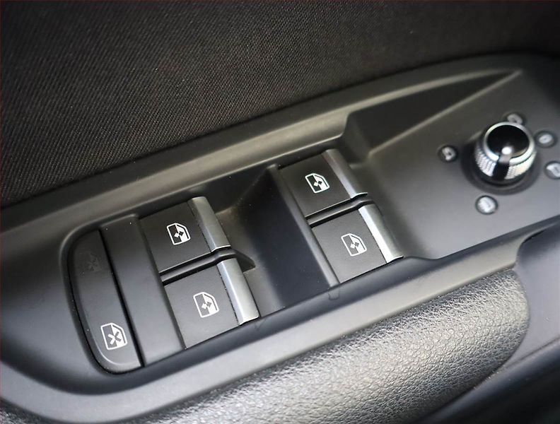 Audi Q5 (2018) 2.0 TDI - fotka 23 z 28