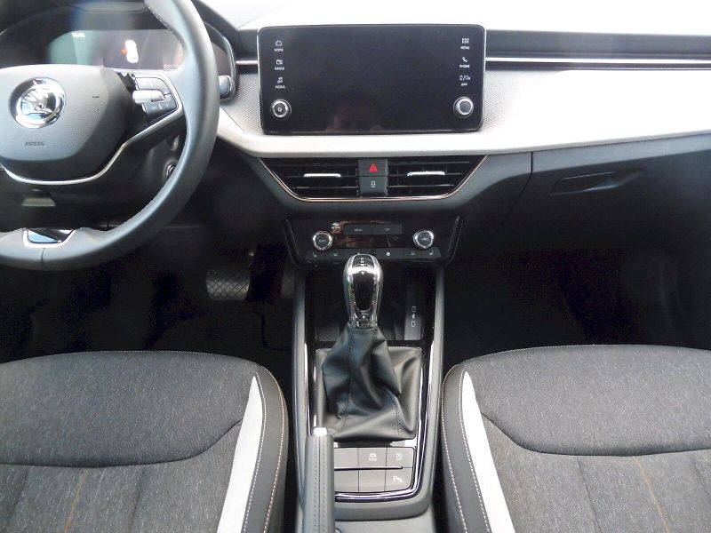 Škoda Kamiq (2024) Top Selection 1,0 TSI 85kW DSG - fotka 10 z 29