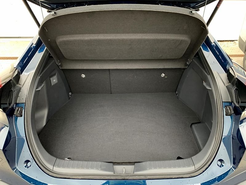 Toyota C-HR STYLE 2.0 PHEV 223k e-CVT - fotka 5 z 26