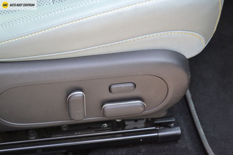 Hyundai Kona ELECTRIC EV 150KW  PREMIUM PAN - fotka 13 z 75
