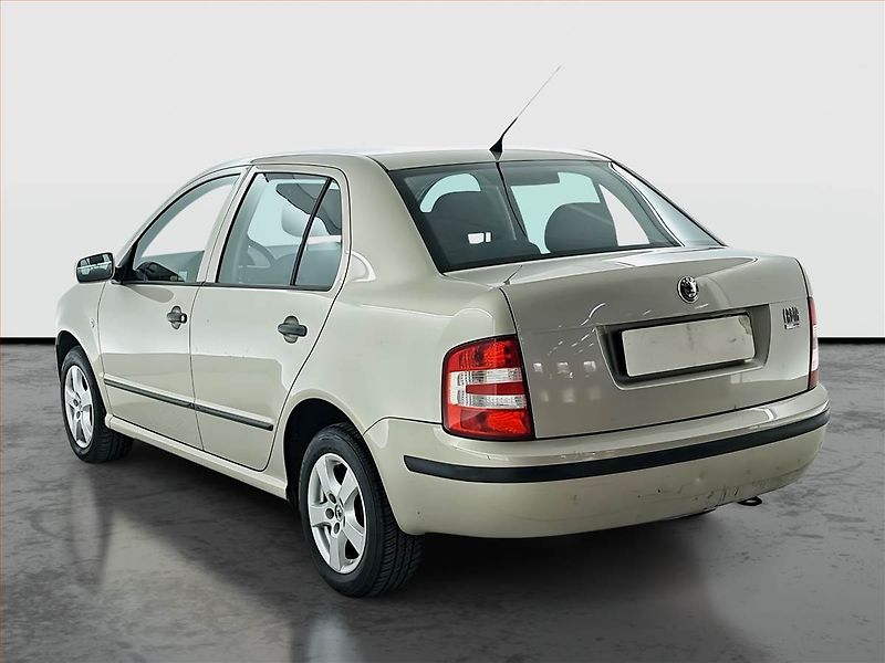 Škoda Fabia (2005) Comfort 1.2 12V, po STK, Klima - fotka 4 z 17