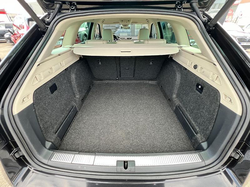 Škoda Superb 2.0TDi 110kw L&K ČR 1.MAJ DPH - fotka 29 z 50