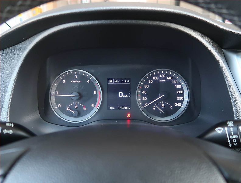 Hyundai Tucson (2017) Premium 1.7 CRDi, Automat - fotka 11 z 20