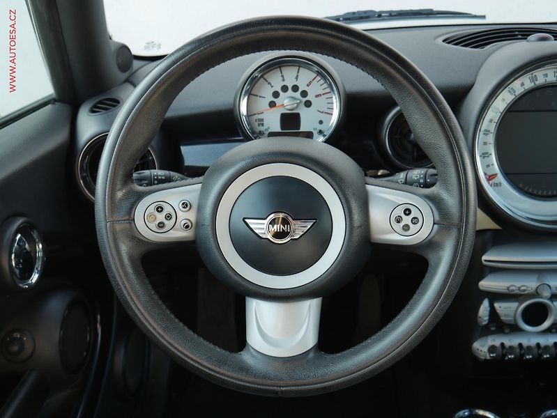 Mini Clubman (2007) 1.6D, AC, panor, navi - fotka 11 z 20
