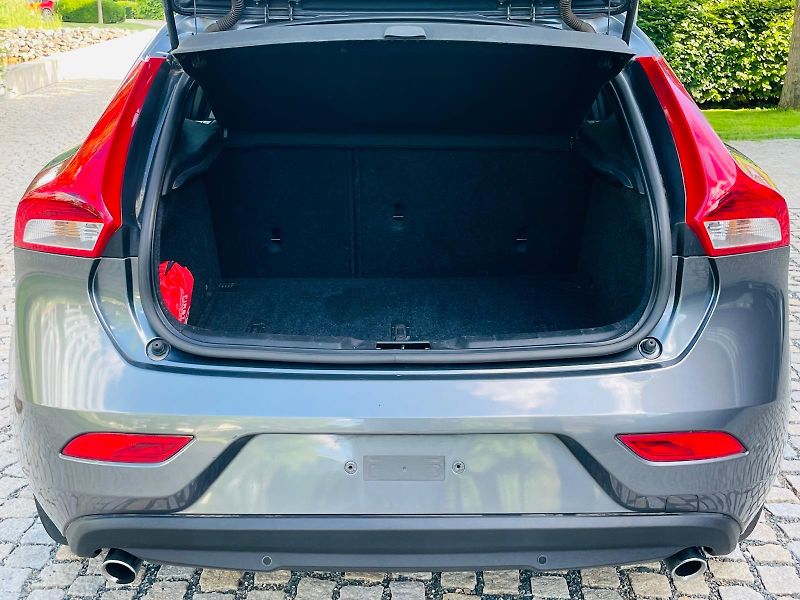 Volvo V40 2.0D3 5VÁLEC MANUÁL SERVISKA - fotka 20 z 48