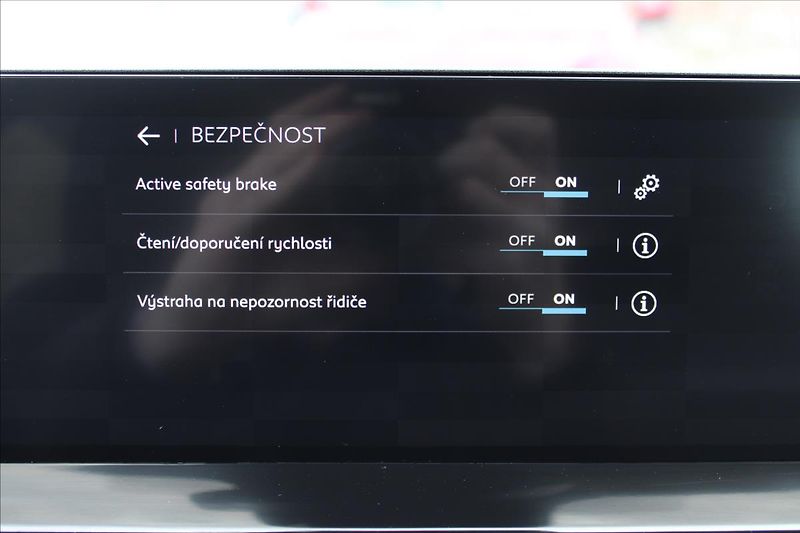 Citroën C4 1,2 PT  1.MAJ,ZÁRUKA,29.023KM - fotka 18 z 33