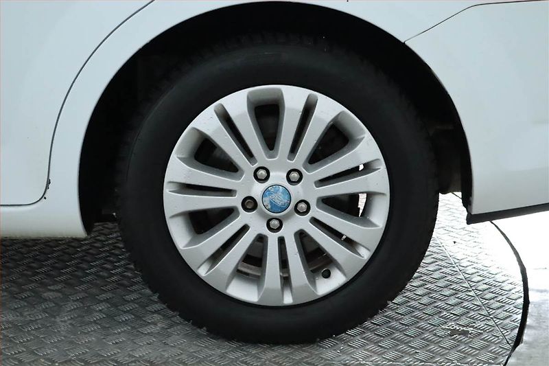 Ford Mondeo (2009) 1.8 TDCi, servisované - fotka 15 z 19