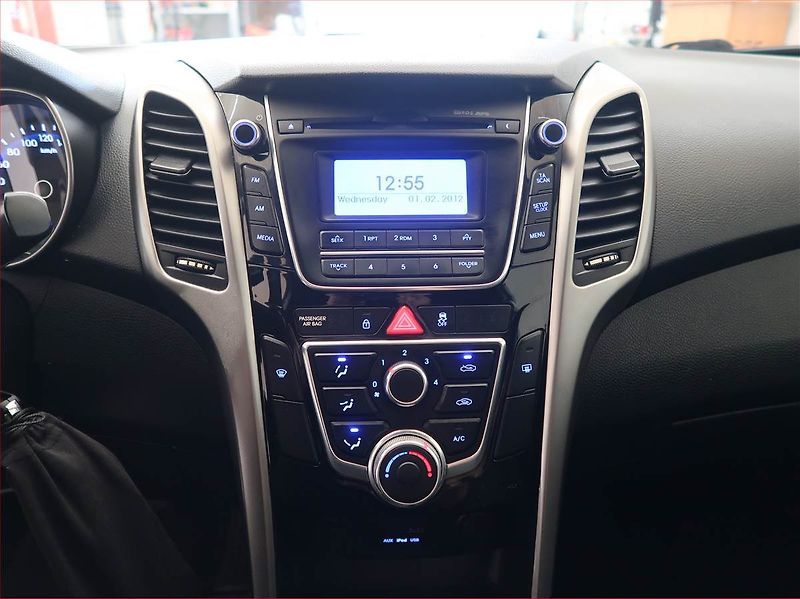 Hyundai i30 (2013) 1.4 CVVT, Park. senzory - fotka 12 z 14