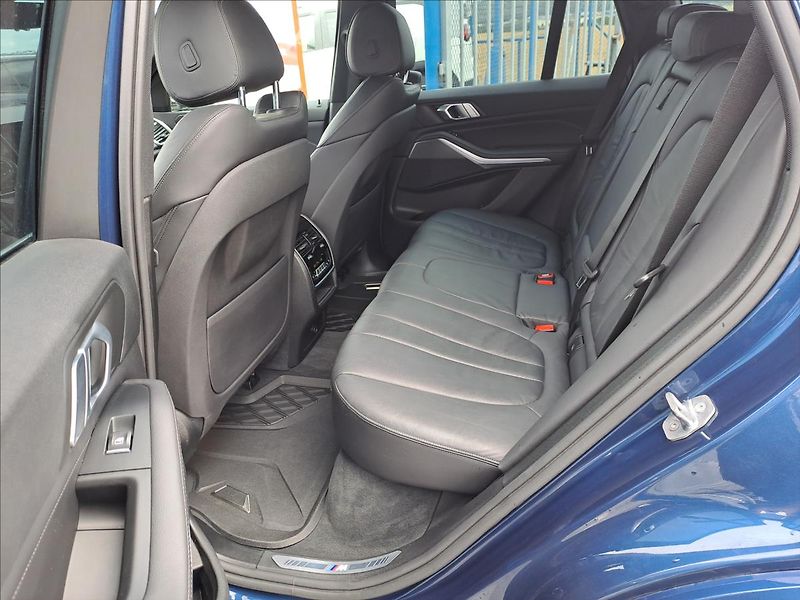 BMW X5 xDrive 30d M-Paket ČR - fotka 7 z 23