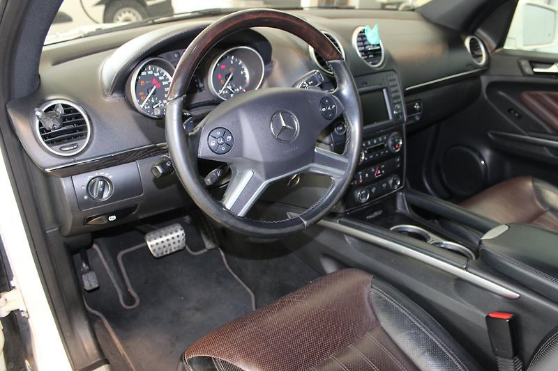 Mercedes-Benz GL (2012) 350CDi 4Matic,ČR,Grand Edition - fotka 7 z 19