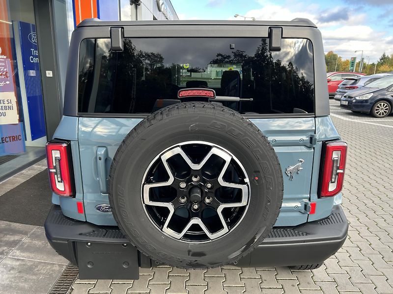 Ford Bronco 2.7 EcoBoost 246kW OUTER BANKS - fotka 6 z 36