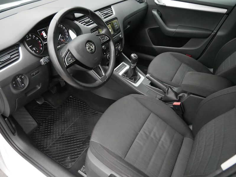 Škoda Octavia - fotka 14 z 27
