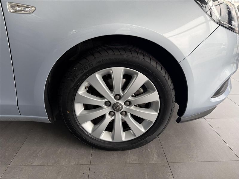 Opel Zafira 1,4   103kW,SERVISKA,2.MAJ,7MÍ - fotka 26 z 26