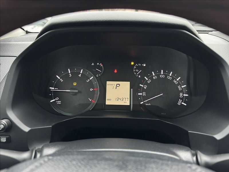 Toyota Land Cruiser 4,0   150 Prestige - fotka 17 z 28