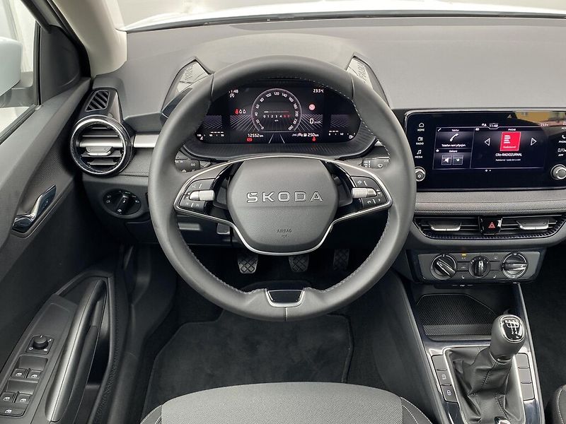 Škoda Fabia 1,0 MPI 59 kW Selection - fotka 8 z 26