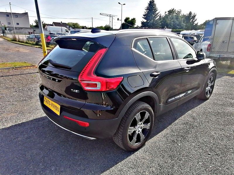 Volvo XC40 (2019) 2.0 T4 AWD INSCRIPTION ČR - fotka 4 z 39
