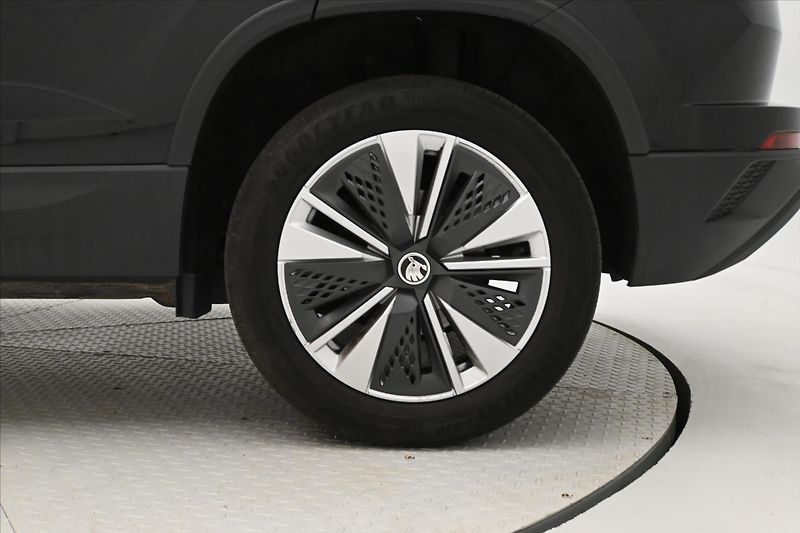 Škoda Karoq 2,0 TDI 110 kW VIRTUAL Kamera - fotka 30 z 30