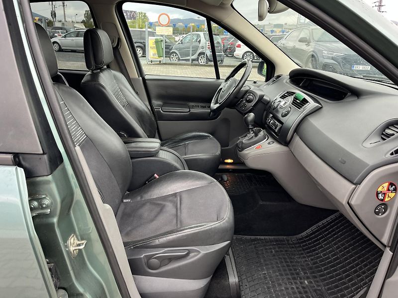 Renault Scénic (2006) 1.9 DCi - fotka 11 z 13