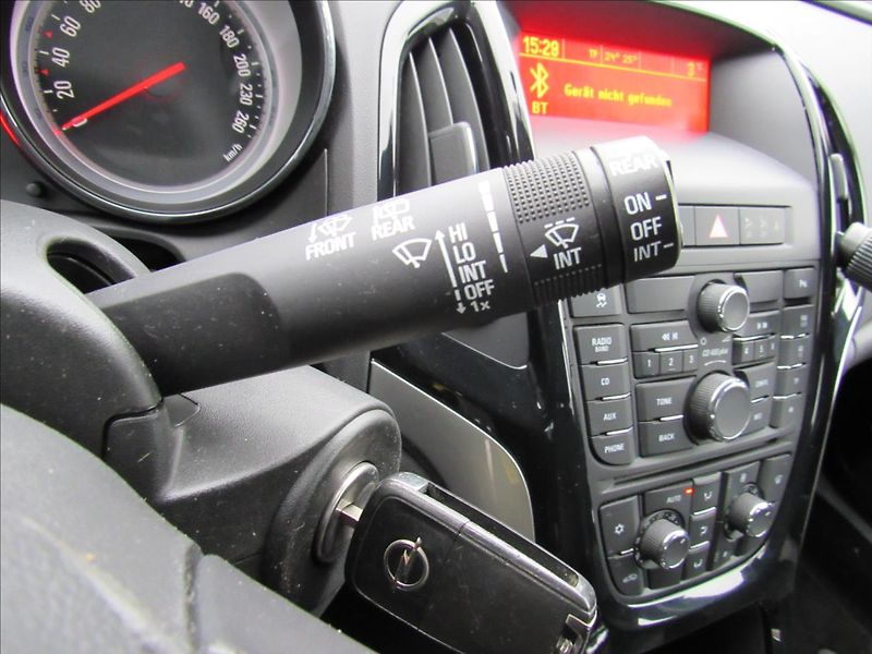 Opel Astra 1,4 Turbo 103kW - fotka 21 z 31