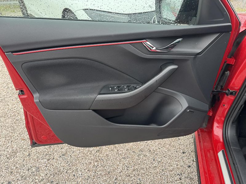 Škoda Kamiq (2021) 1.5TSi 110Kw DSG Monte Carlo - fotka 11 z 25