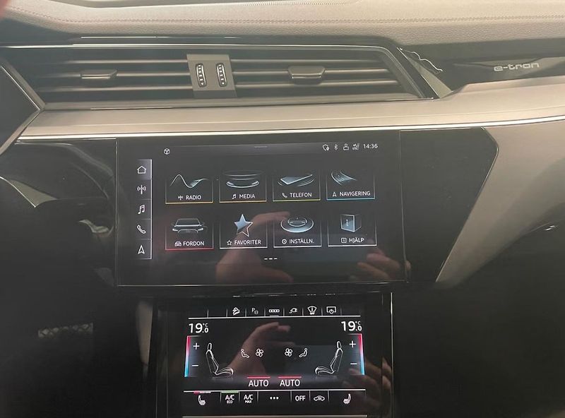 Audi Q8 e-tron 50 Q SoH 94% Kam Matrix HuD - fotka 10 z 20