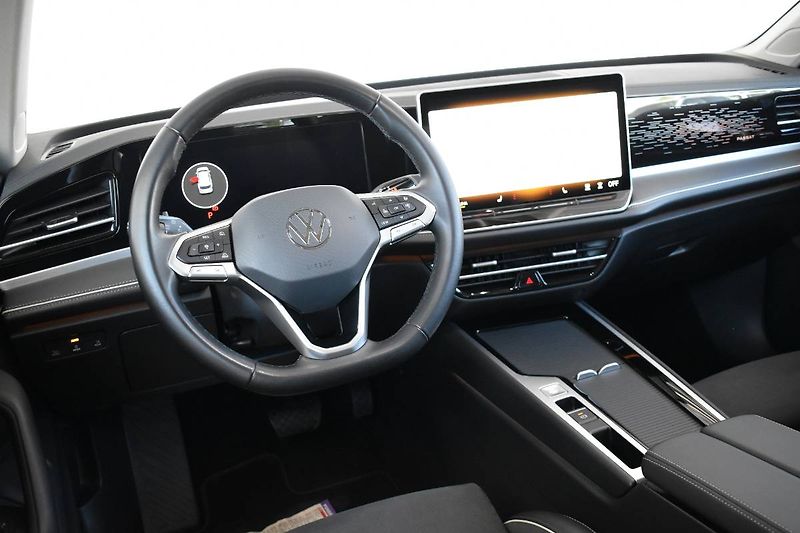 Volkswagen Passat Variant (2025) Elegance 2.0TDI 110kW DSG,tažn - fotka 11 z 25