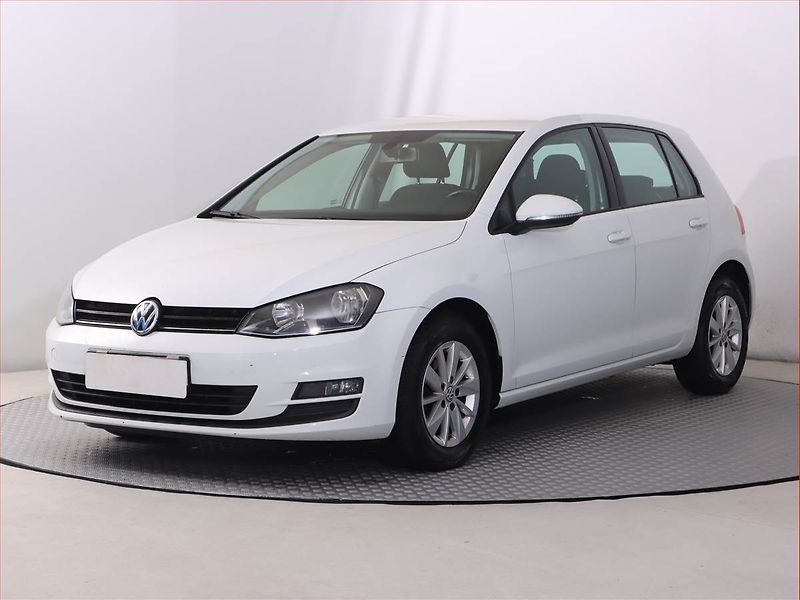 Volkswagen Golf (2014) 1.2 TSI, Serv.kniha, Tempomat - fotka 2 z 17