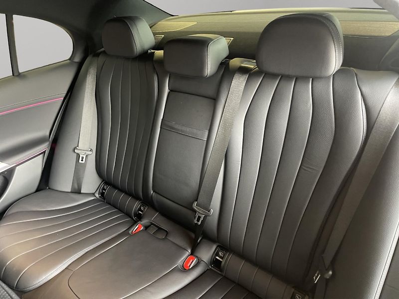 Mercedes-Benz Třídy E (2024) E 450 D 4MATIC - fotka 20 z 21