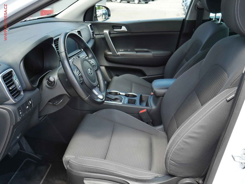 Kia Sportage (2017) 2.0 CRDi 4x4, ČR, AT, navi - fotka 9 z 21