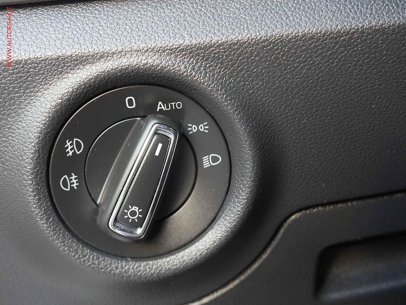 Škoda Kamiq (2022) 1.0 TSi, ČR, LED, park.čidla - fotka 15 z 16