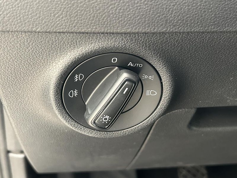 Škoda Karoq 1.5 TSI Ambition - fotka 22 z 25