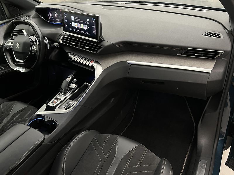 Peugeot 5008 GT 1.6 PURETECH AUT 7 MÍST - fotka 23 z 47