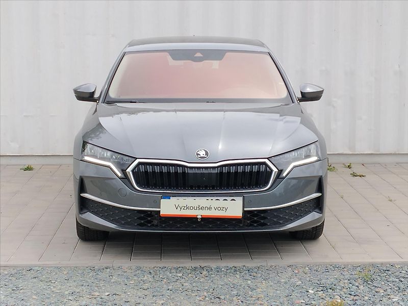Škoda Octavia 1,5   M-HEV TOP SELECTION 110k - fotka 2 z 31