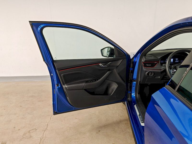 Škoda Scala (2025) 1.0 TSI 85 kW Monte Carlo - fotka 20 z 29