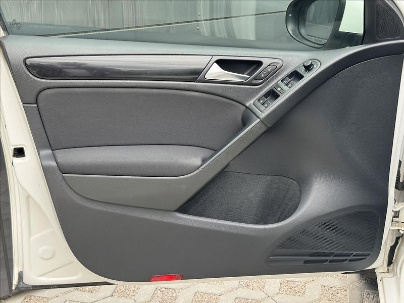 Volkswagen Golf 1,2 TSI 77kW Comfortline ČR - fotka 15 z 30