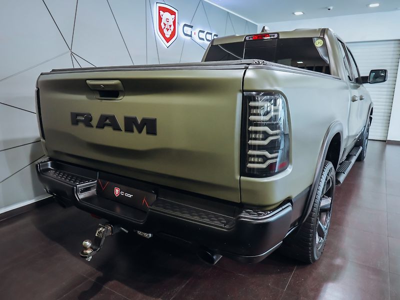 Dodge RAM 1500 5.7 REBEL 295 kW - fotka 5 z 34