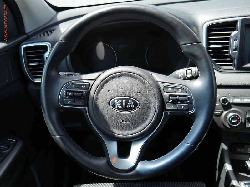 Kia Sportage (2017) 2.0 CRDi 4x4, ČR, AT, navi - fotka 13 z 21