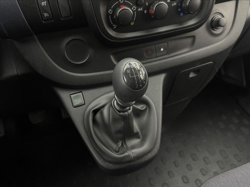 Opel Vivaro 1,6 89kW KLIMA DPH 1.MAJ CZ TZ - fotka 21 z 32