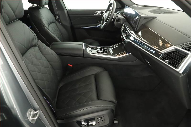 BMW X5 (2025) xDrive30d, M Paket, Vzduch - fotka 7 z 22