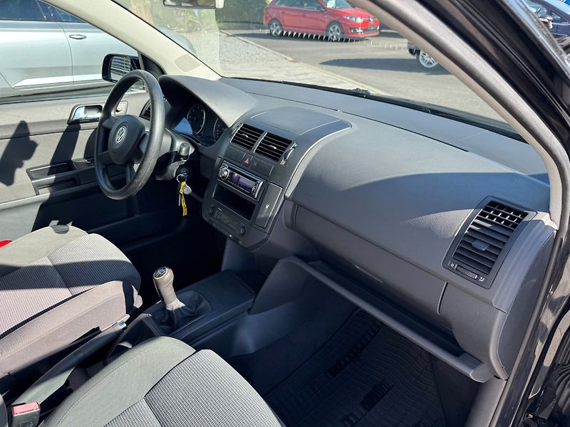 Volkswagen Polo (2003) Highline 1.4i 55kW - fotka 26 z 32