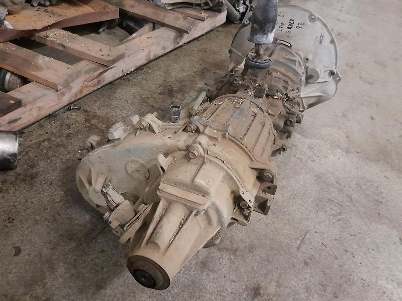 Jeep Grand Cherokee 2.5TD 85KW ZJ převodovka  - fotka 3 z 4