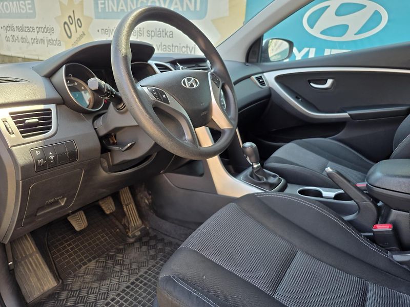 Hyundai i30 1.4-NÍZKÉ KM-KLIMA-ALU - fotka 10 z 15