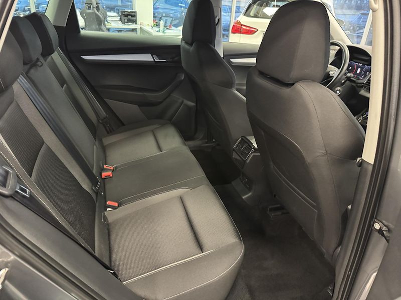Škoda Karoq (2024) 2,0TDi DSG 4x4 TAŽNÉ LED NAVI - fotka 22 z 28