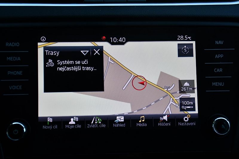 Škoda Octavia 1.5TSi 110kW DSG NAV ACC - fotka 38 z 48