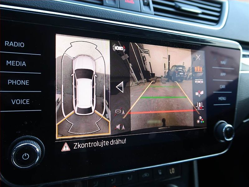 Škoda Superb (2021) Laurin&Klement 2.0 TDI - fotka 18 z 23