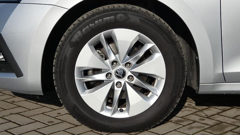 Škoda Octavia 2,0 TDI  Ambition DSG - fotka 20 z 20